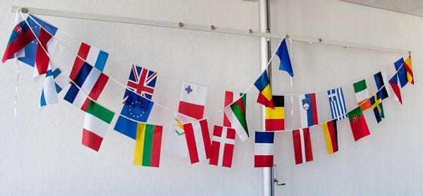 Fahnenkette Europa und 28 Mitgliedstaaten - Fahnenkette