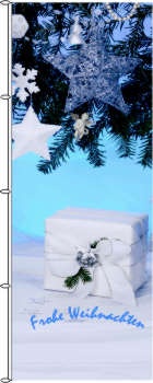 Frohe Weihnachten Silberschmuck und Paket - Hochformatflagge