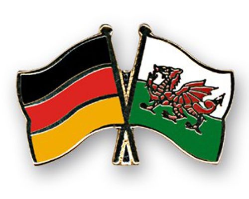Deutschland - Wales Anstecknadel