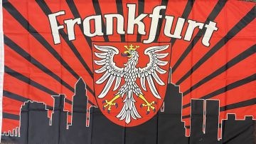 Frankfurt Skyline (Schwenkfahne) - preiswerte Alternative: 150 x 90 cm